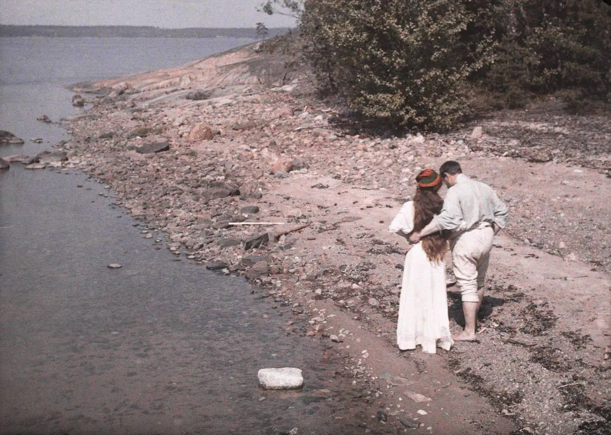 Ihmisten kuvaaminen oli vaikeaa, koska autochromen valotusaika on pitkä. Wladimir Schohinilta on säilynyt noin sata autochrome-kuvaa.