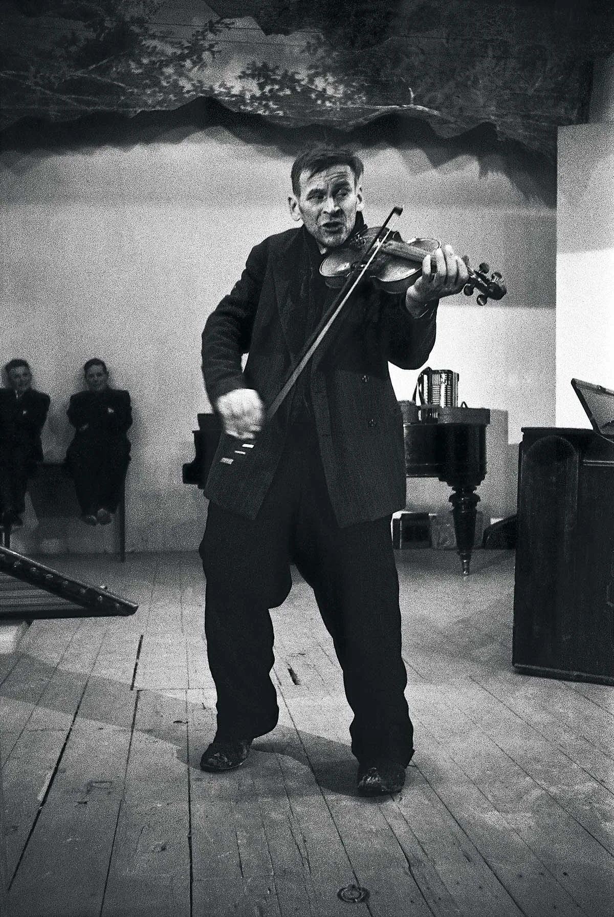 E. Manninen Saarijärven pelimannikilpailussa 1959.