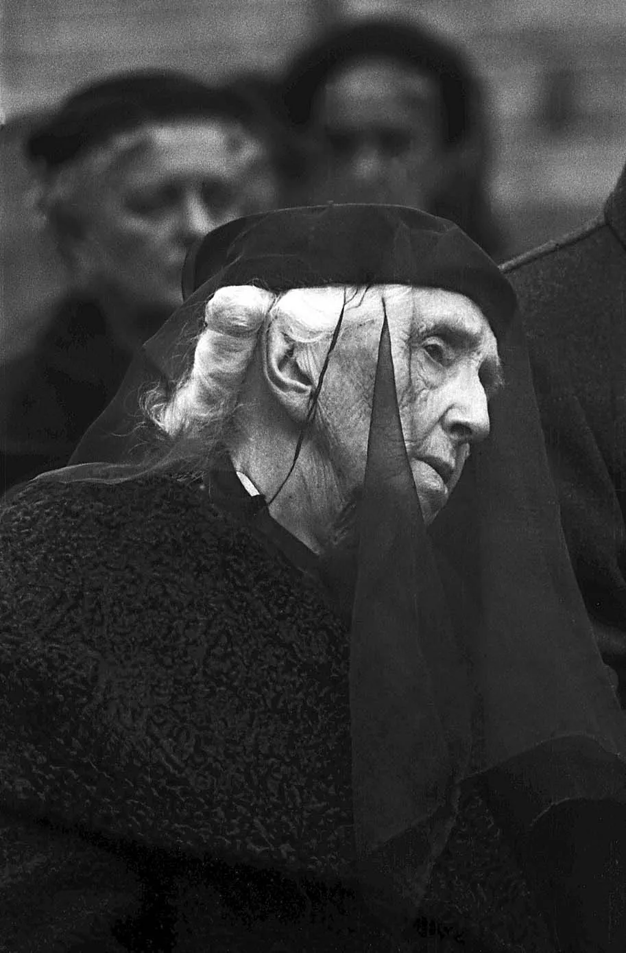 Rouva Aino Sibelius Jean Sibeliuksen hautajaisissa 1957.