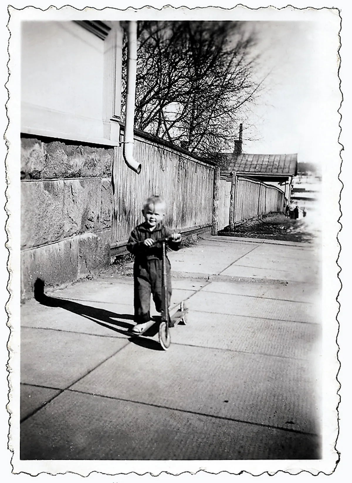 ”Kaarle Vilhelm sotakeväänä 1944 matkalla ’Mikkelistä Suomeen’.”