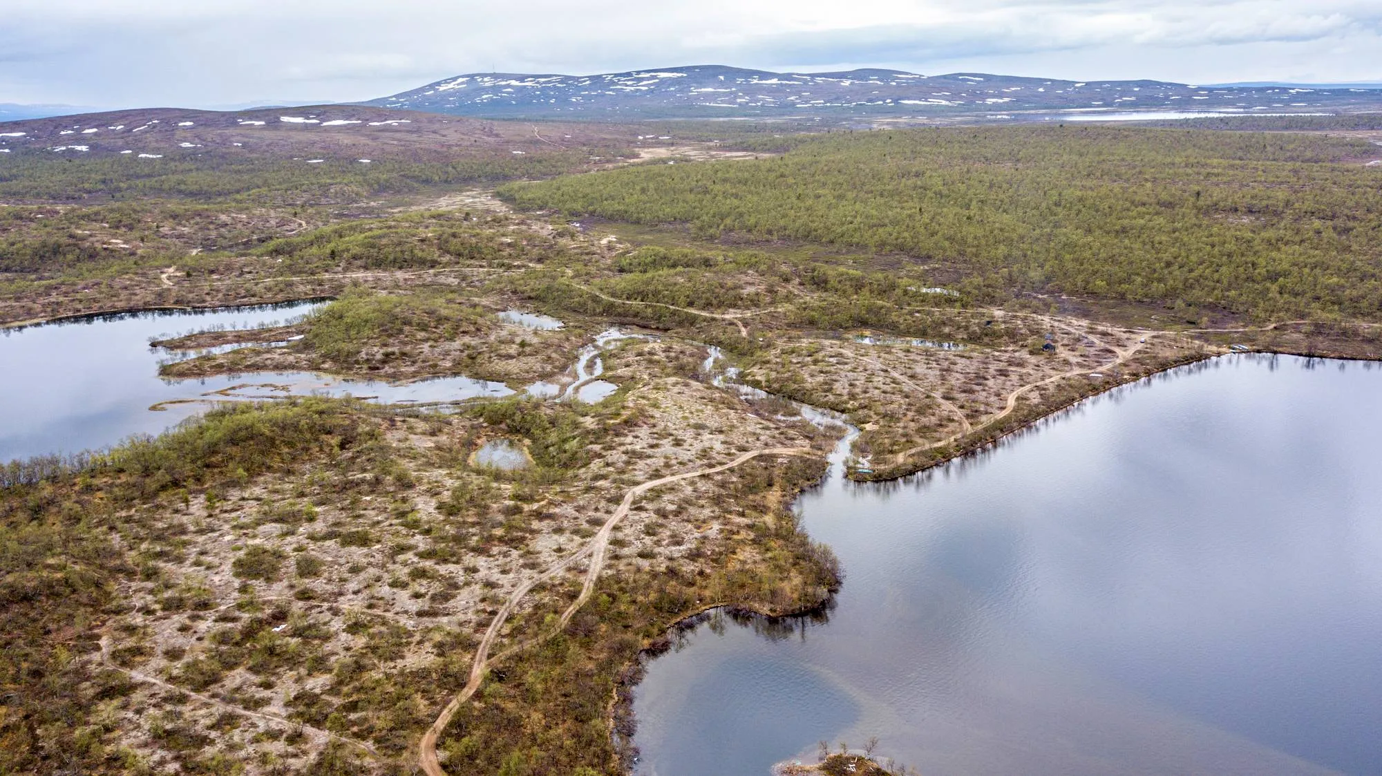 Luomusjärvet ja Ailigas ovat tunturiylängön maamerkkejä.