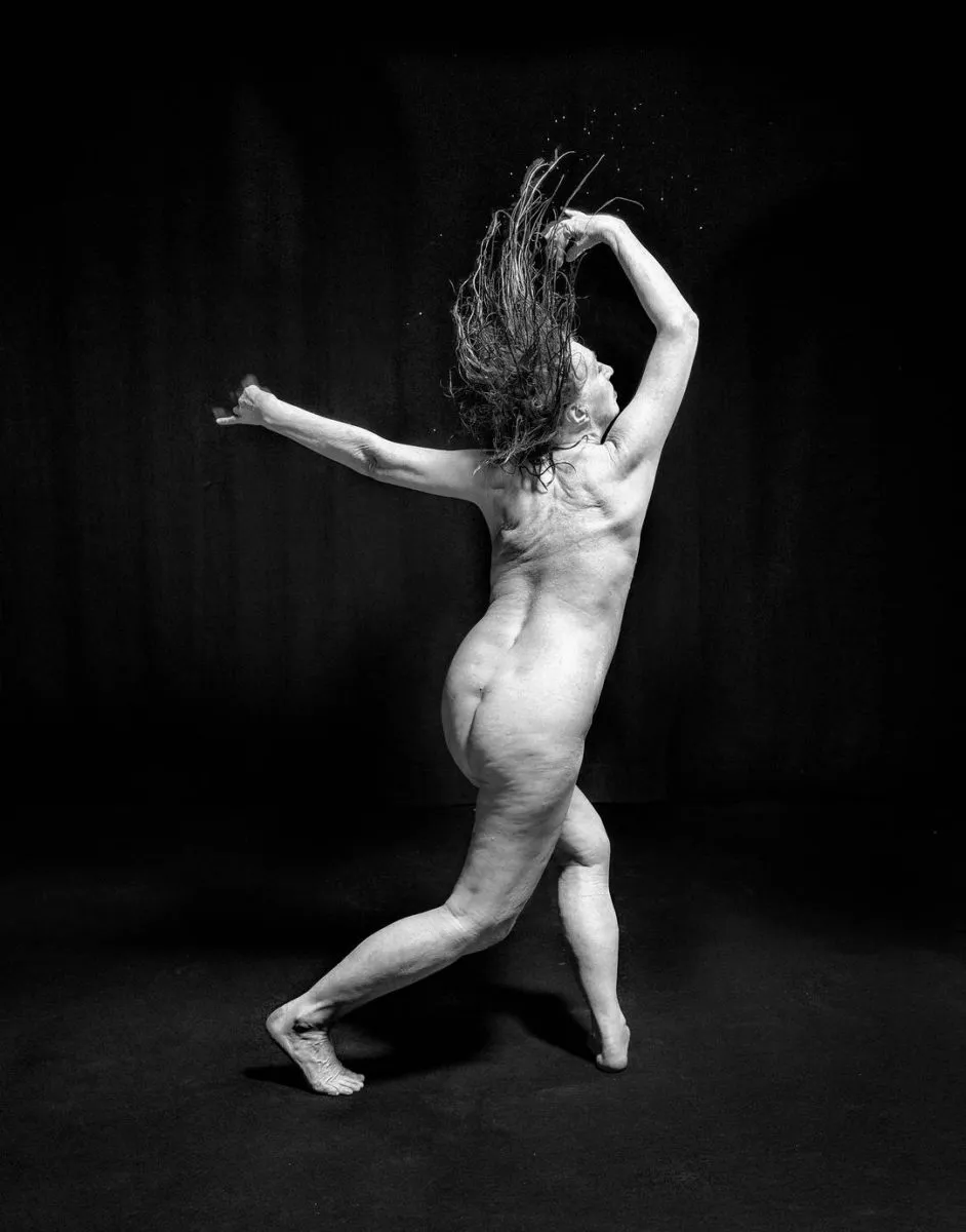 Ervi Sirén. Työvälineenä oma vartalo.