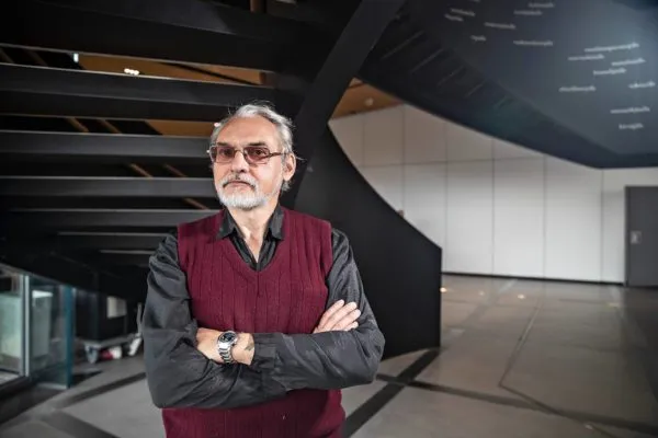 Pietarilainen Jevgeni Balasov on tutkinut Karjalankannaksen siviilisotavankien, myös Kivennavan mielisairaiden, kohtaloa.