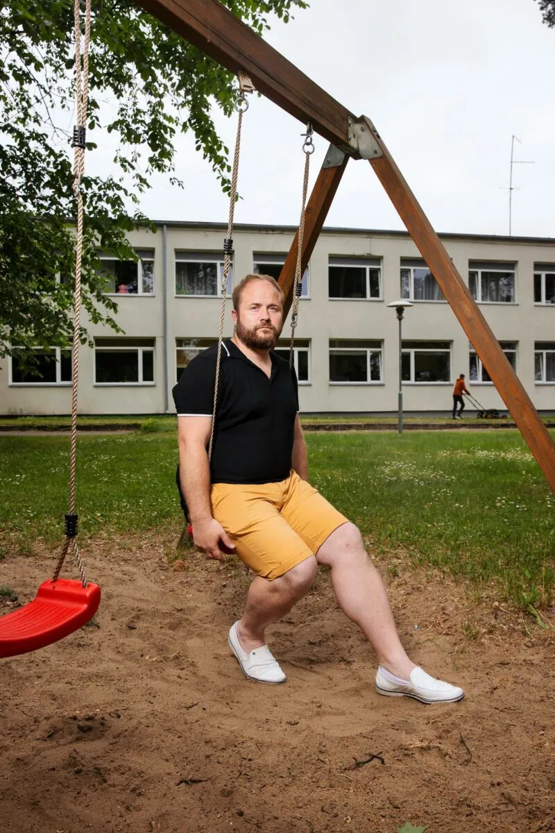 Meelis Kukk kerjäsi 11-vuotiaana Tallinnan kaduilla. Nyt hän on lastenkodin johtaja.