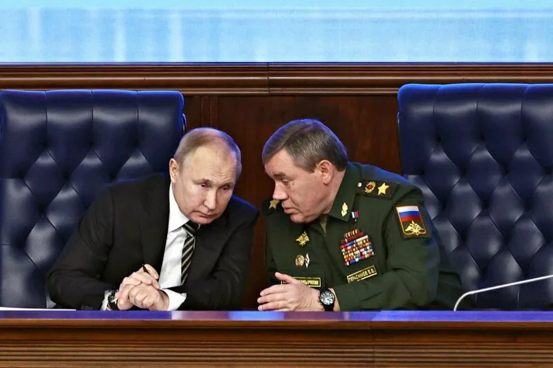 Venäjän asevoimien komentaja, varapuolustusministeri Valeri Gerasimov johtaa Venäjän sotatoimia Ukrainassa. Hän johti myös Krimin valtausta ja Syyria-operaatiota.