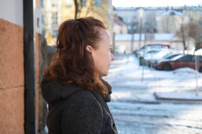 Sanna ei ole vielä täysin toipunut rokoteoireista. Hän tekee lyhennettyä työaikaa.