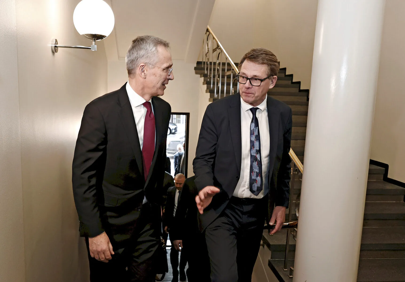 Naton pääsihteeri Jens Stoltenberg ja eduskunnan puhemies Matti Vanhanen tapasivat eduskunnassa 28. helmikuuta 2023.