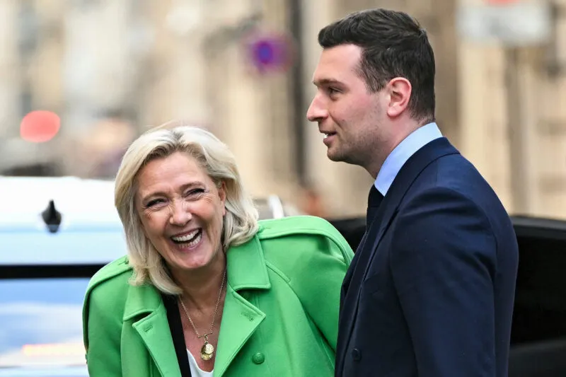 Ranskassa laitaoikeistoa johtavat kansallisen liittouman Marine Le Pen ja Jordan Bardella.