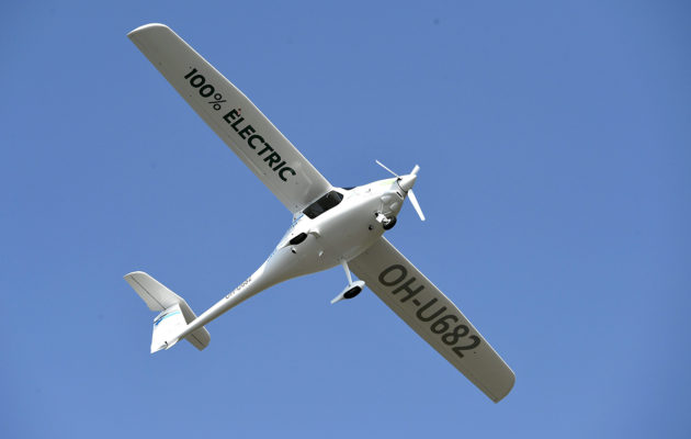 Suomen ensimmäinen sähkölentokone, Helsingin Sähkölentokoneyhdistyksen Pipistrel Alpha Electro, lensi virallisen ensilentonsa Malmin lentokentällä Helsingissä 31. heinäkuuta 2018.