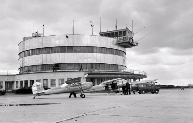 Malmin lentokenttä ja lentoasema vuonna 1958.