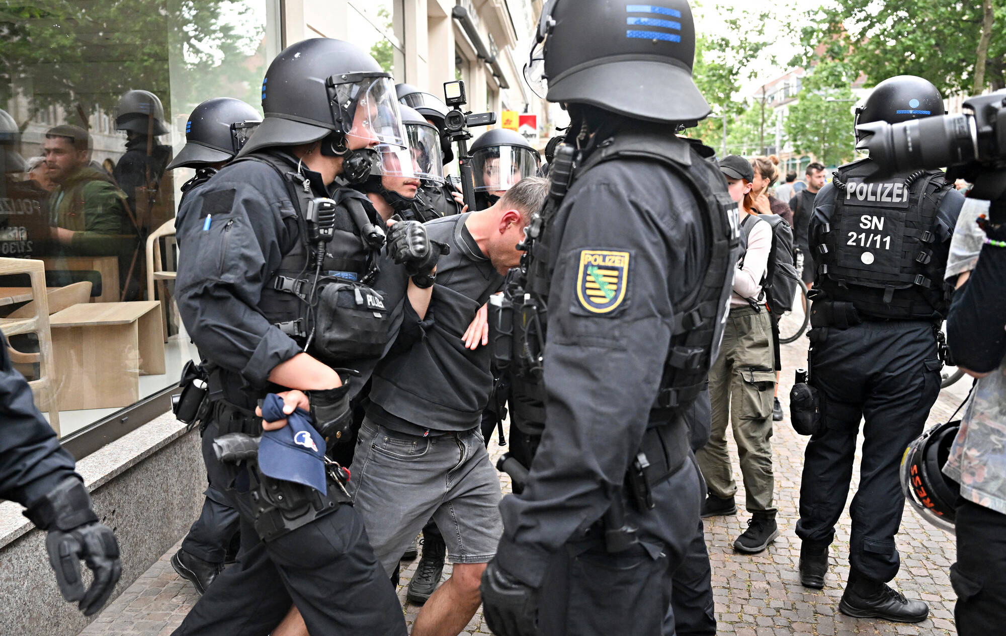n-in-rioikeiston-ja-vasemmiston-v-kivalta-eroaa-saksassa-afd-n