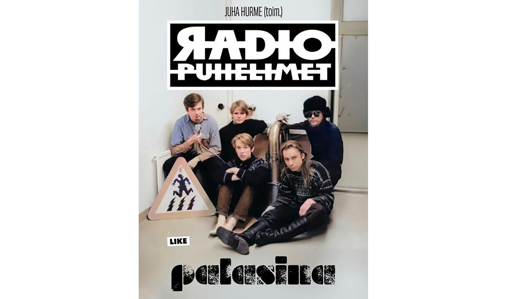 Arvio: Änkyröivää ehdottomuutta ja huumoria – Radiopuhelimet-kirja on kohteensa näköinen