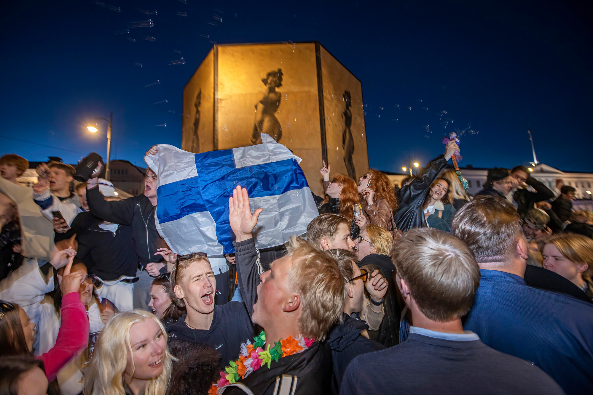 Viikon kuva: Nyt lähtee! – Kiekkokulta sai suomalaisten riemun repeämään
